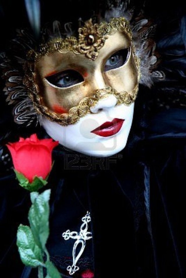 e7034eec7050de6ed17d473f4d8f9aa3--venetian-masquerade-masquerade-masks.jpg