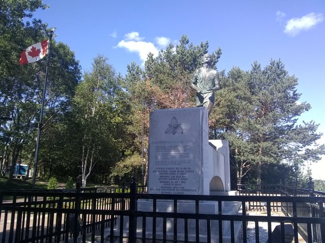 Terry Fox Memorial 2.jpg