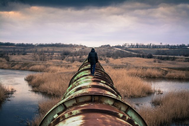 man_color_k_photoshop_walking_landscape_person_photography-445153.jpg