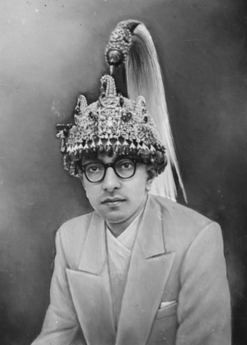King_Mahendra_(cropped).png