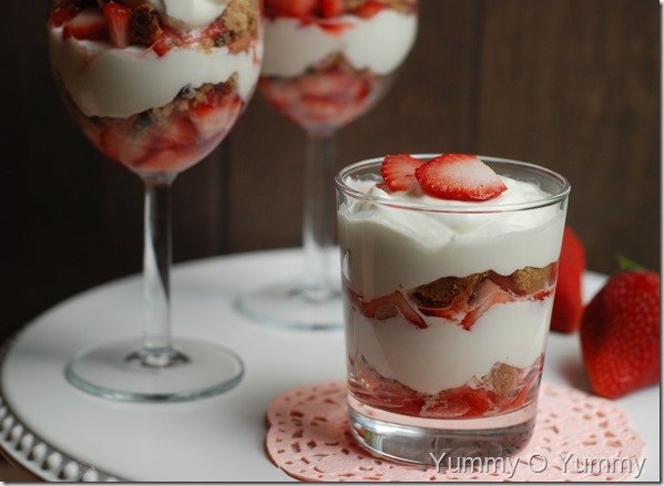 Strawberry-parfait1_thumb.jpg