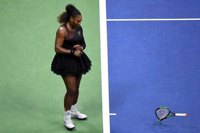 Serena Racket.jpg