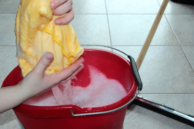 putz-bucket-1290940_960_720.jpg