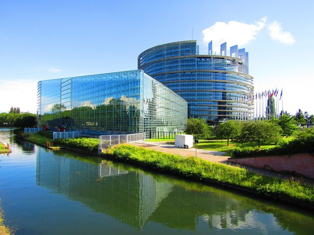 the-european-parliament-in-strasbourg-5180626_1280.jpg