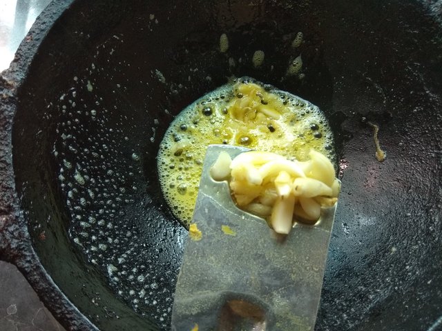 r12.jpg