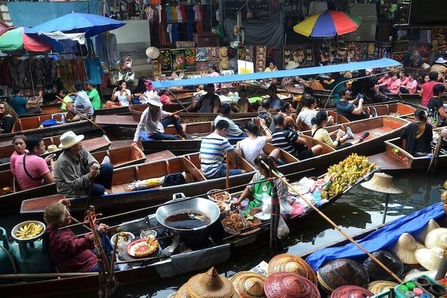 10-Floating-Markets-Awesome-Things-to-do-in-Thailand-Survive-Travel.jpg