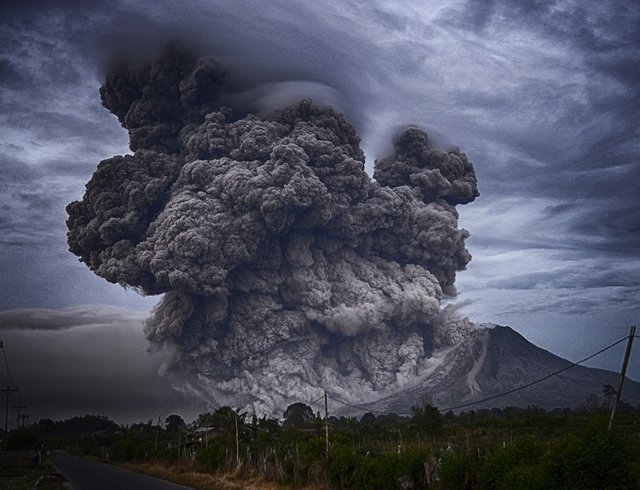 ashes-1867440_960_720 Vulkan Volcano.jpg
