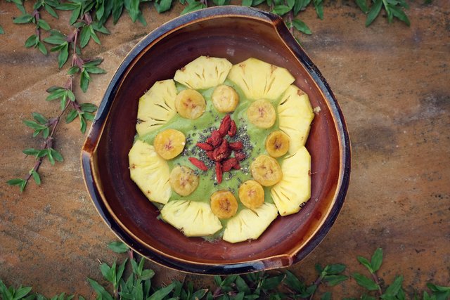 pineapple-banana-smoothie-bowl-1.jpg