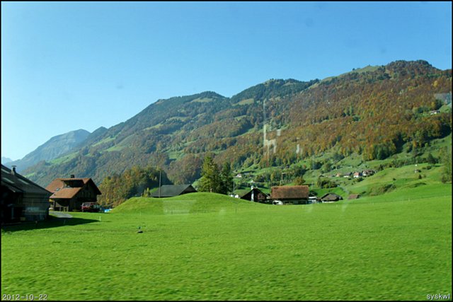 b-EU121022-184831.jpg