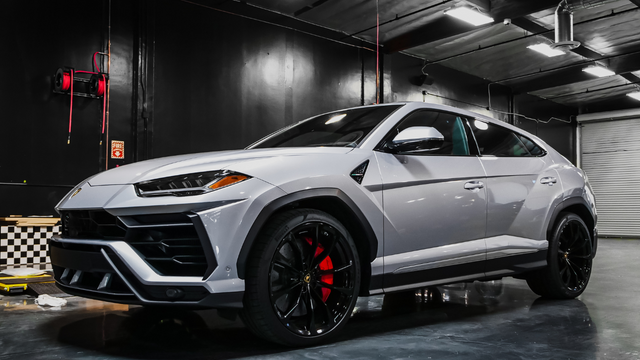 Modern Bold and Simple Car Review YouTube Thumbnail.png