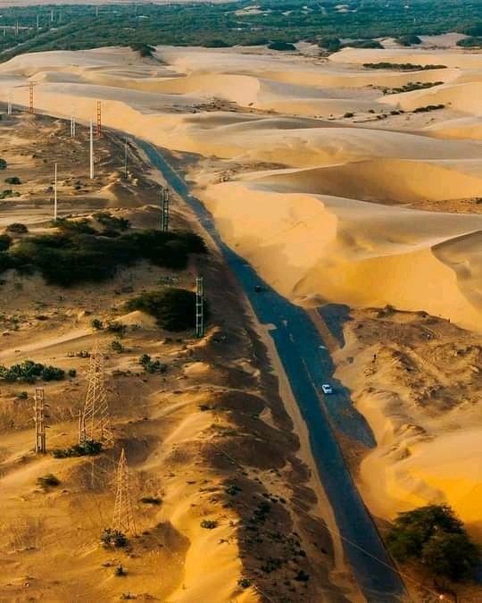 el pequeño desierto venezolano los Médanos de coro.jpg