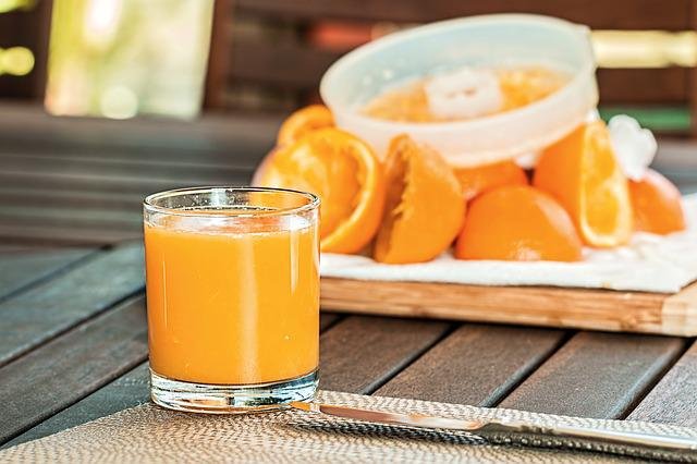 fresh-orange-juice-1614822_640.jpg