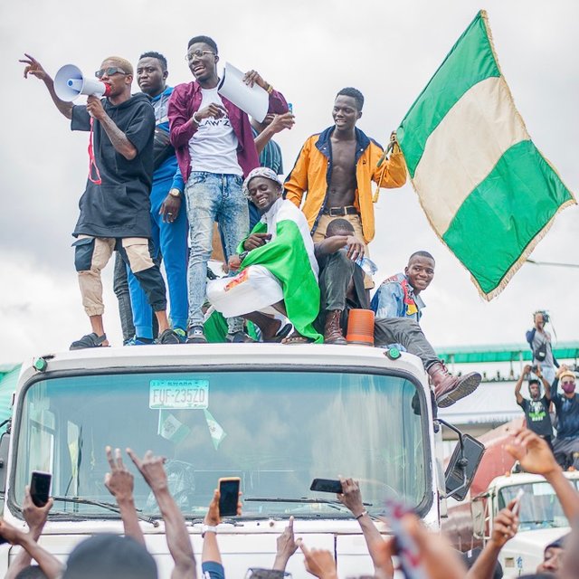 Protesters_at_the_endSARS_protest_in_Lagos,_Nigeria_92_-_cropped.jpg