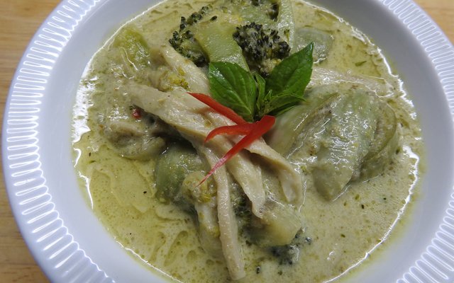 VEGAN GREEN CURRY.jpg