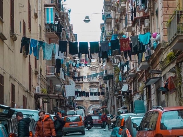 Forcella-quartiere-tra-i-più-famosi-di-Napoli-simbolo-dellarmonia-pitagorica-1.jpg