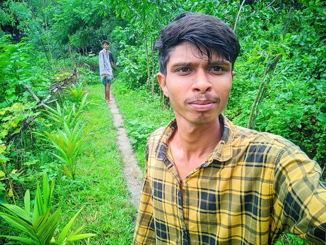 Raju20250717_124505_Vivid Human Portrait By Light Editz~2.jpg