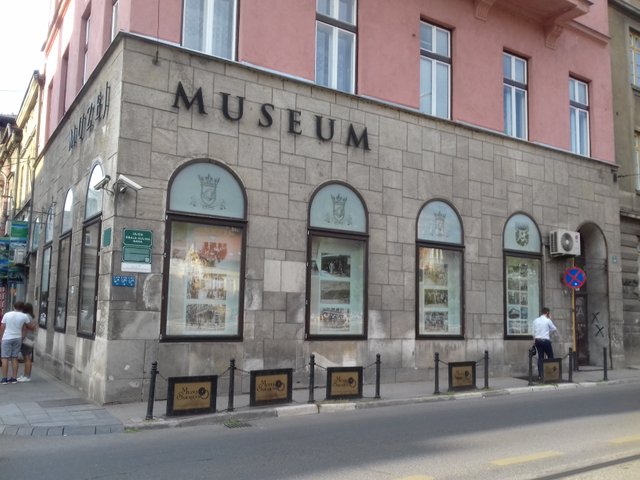 04-museum.jpg