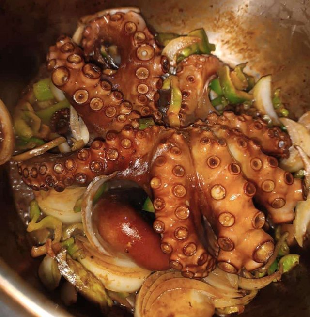 Pulpo del mar al plato.jpg