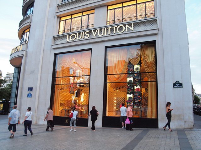 louis-vuitton paris.jpg