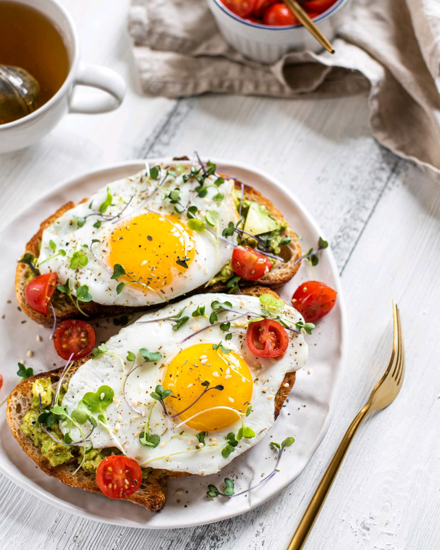 fried-egg-and-guacamole-sandwiches.jpg