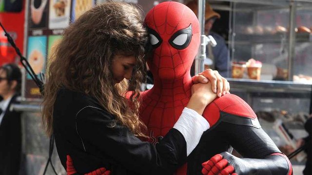 tom-holland-zendaya-spider-man-far-from-home-GettyImages-1052025168.jpg