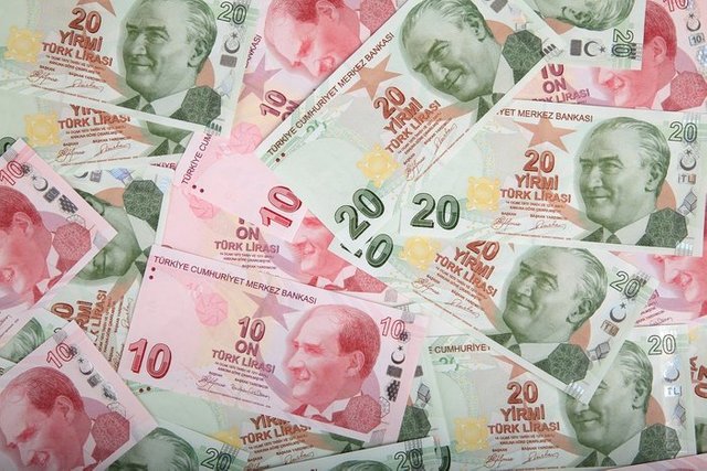 Turkish-Lira-notes-of-10s-and-20s-Currency-in-Turkey.jpg