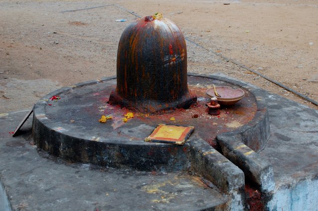 shiva-lingam.JPG