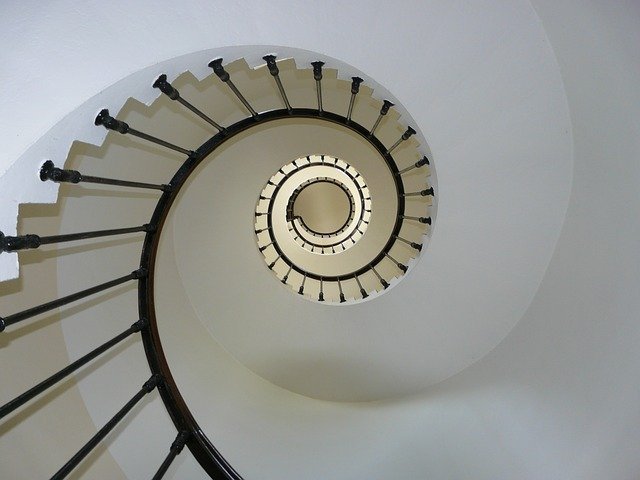 staircase-ge3db36550_640.jpg