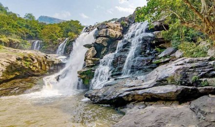 a5z4aeDnu4FqpzWp_1549971184_Thoovanam_waterfalls.png.jpg