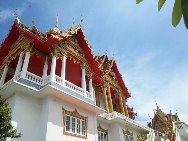 Wat Laharn4.jpg