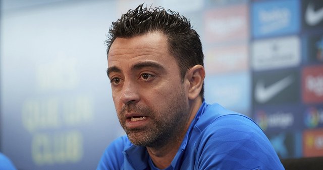 xavi-hernandez-durante-una-rueda-de-prensa-del-barca-efe.jpeg