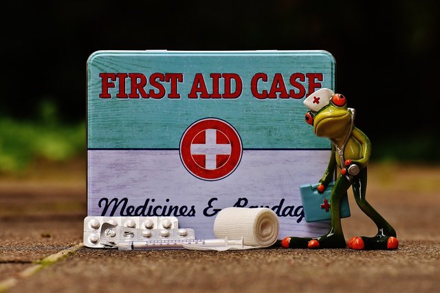 first-aid-g320161d51_1280.jpg
