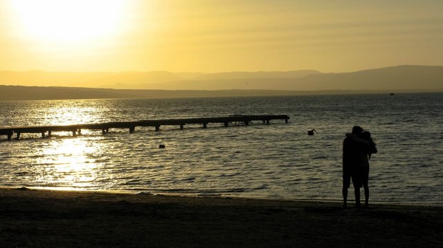 love_couple_peru_paracas_sea_romantic_sunset_abendstimmung_sun-1338930 (1).jpg