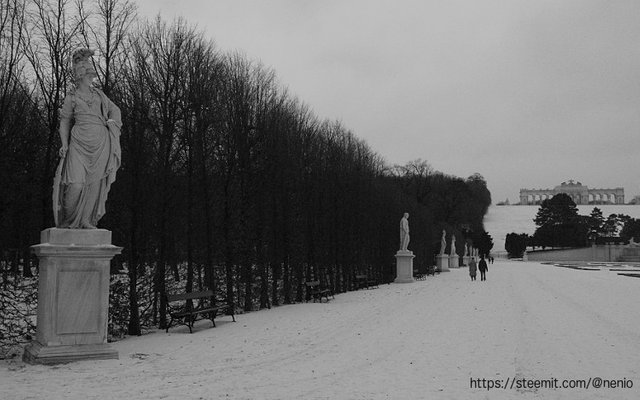schoenbrunn-winter-02.jpg