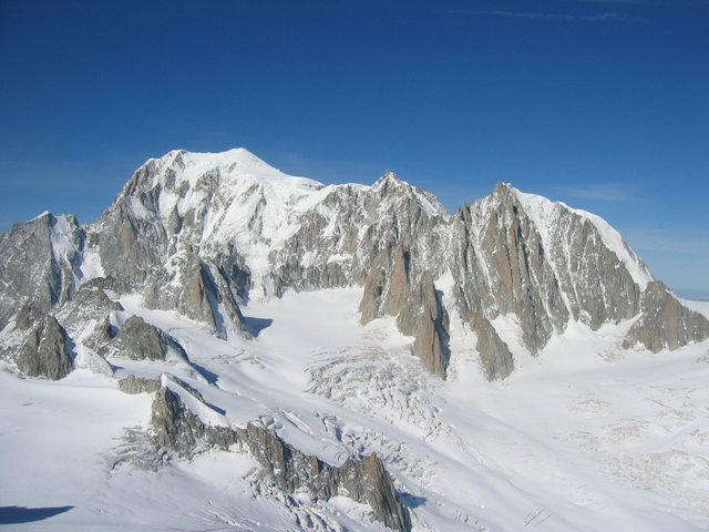 Mont_Blanc,_Mont_Maudit,_Mont_Blanc_du_Tacul.jpg