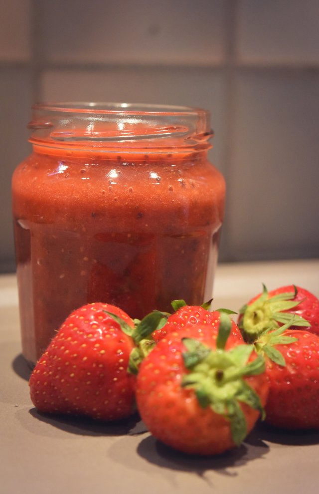 strawberry-chia-jam-4.jpg