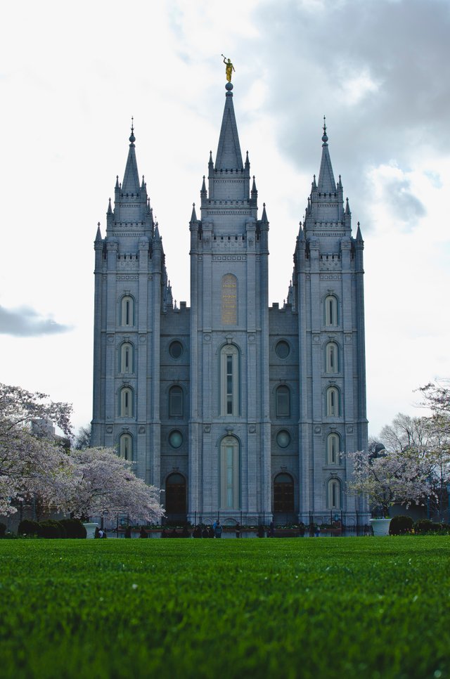 The grand salt lake city temple from the lawn.JPG