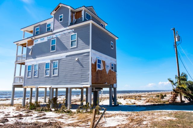 mexico_beach_hurricane_michael_lasthomestanding.jpg