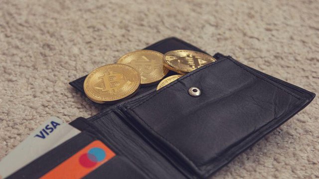 bitcoin-6204672__480.jpg