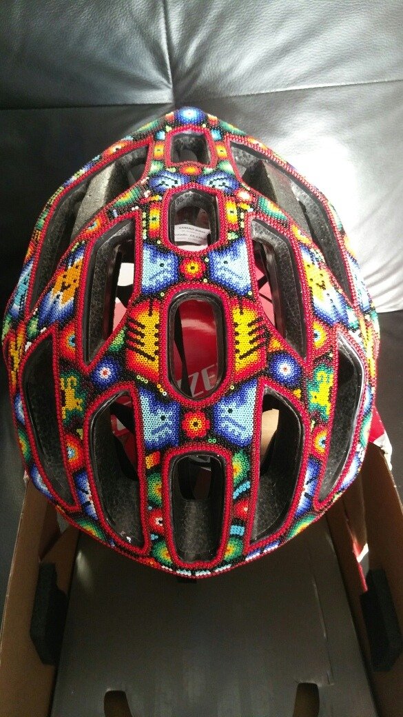 casco-arte-huichol-D_NQ_NP_708879-MLM26411269366_112017-F.jpg