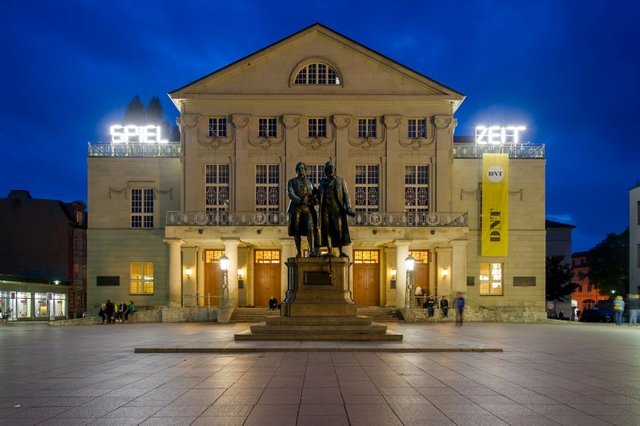 Deutsches-Nationaltheater-Weimar (1).jpg