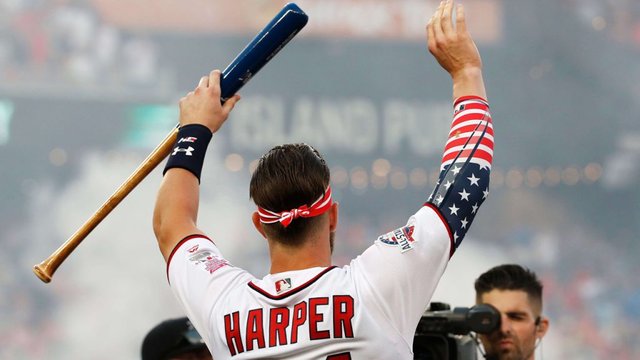 bryce-harper-waves-to-fans-during-home-run-derby-1024x576.jpg