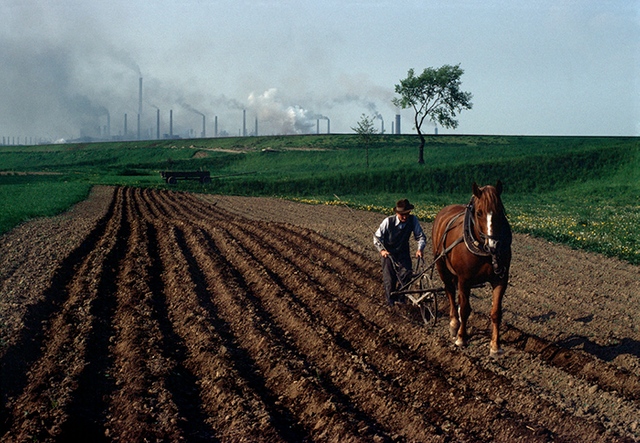 poland-in-early-80s-bruno-barbey-8.png