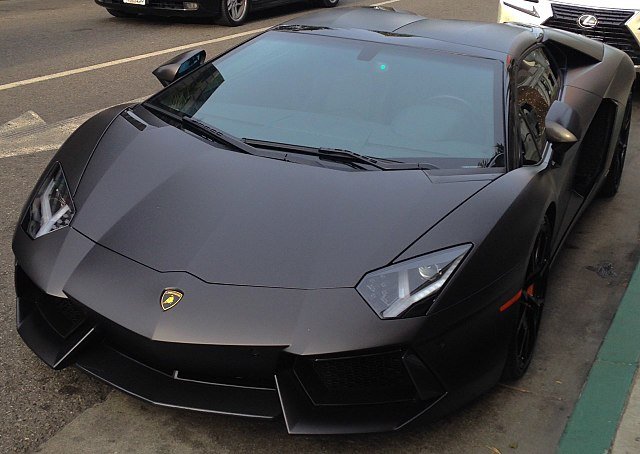 640px-Black_LAMBO.jpg