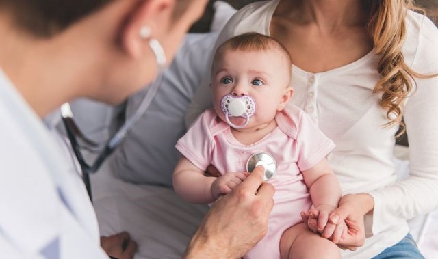 có nên đổi ữa khi bé bị táo bón