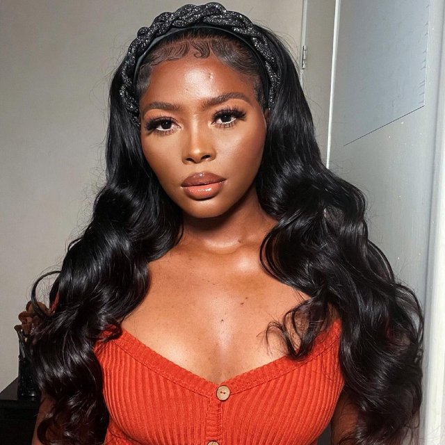Oversized headband with waves