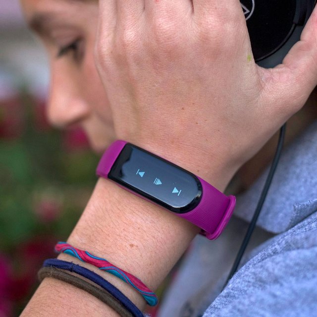 pulsebandz-fitness-tracker-p2trainer-music-control-feature-lifestyle-blog