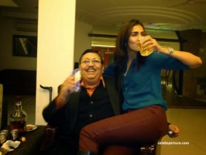 Vaani Kapoor with father