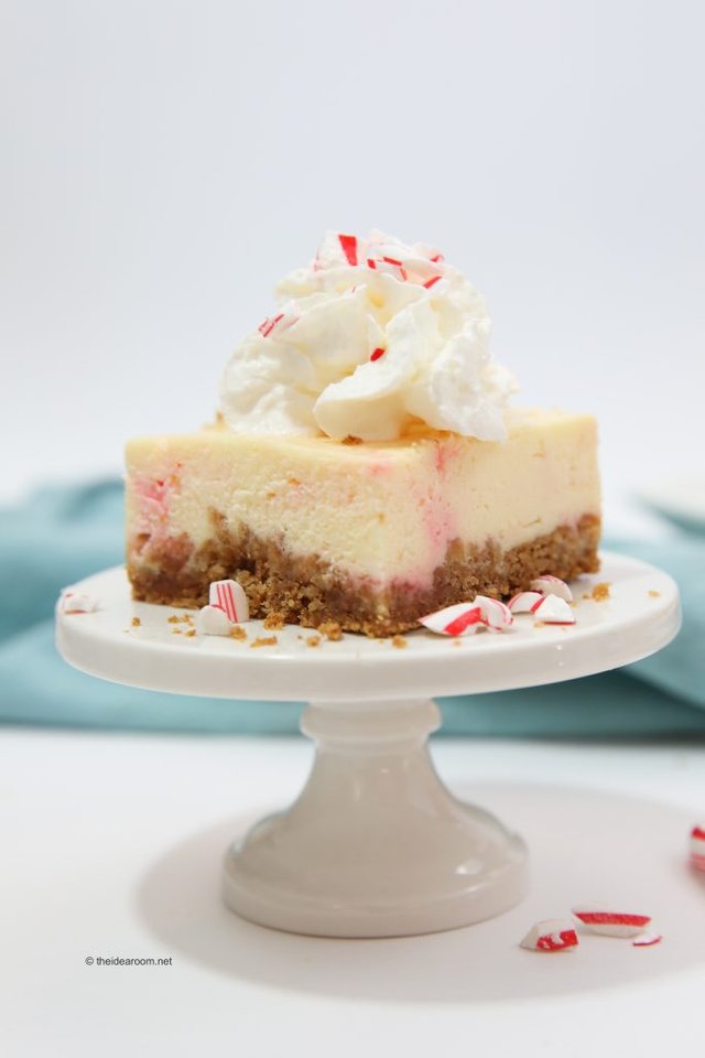 candy-cane-cheesecake-recipes-theidearoom-net-6