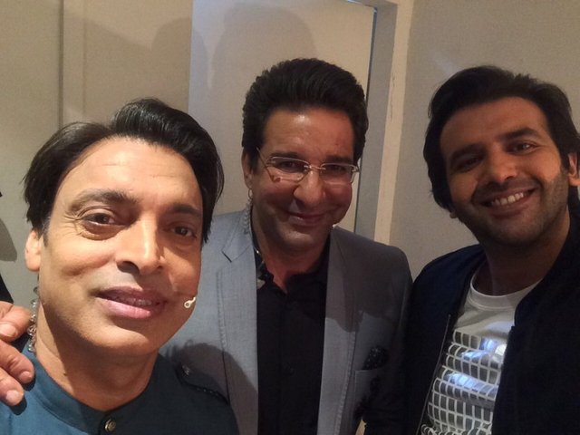 hasan ahmed with shoaib akhter and wasim akram